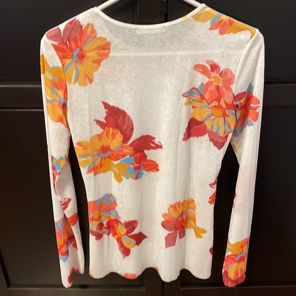NWOT Zara long sleeve sheer top. Size M. White with beautiful floral pattern. - Picture 4 of 6